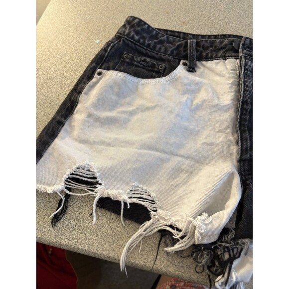 Blue Revival SIAMESE TWIN SHORT IN BLACK & WHITE Color Block Size 26 - Picture 5 of 8